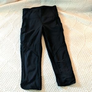 SOLD Lululemon cropped leggings